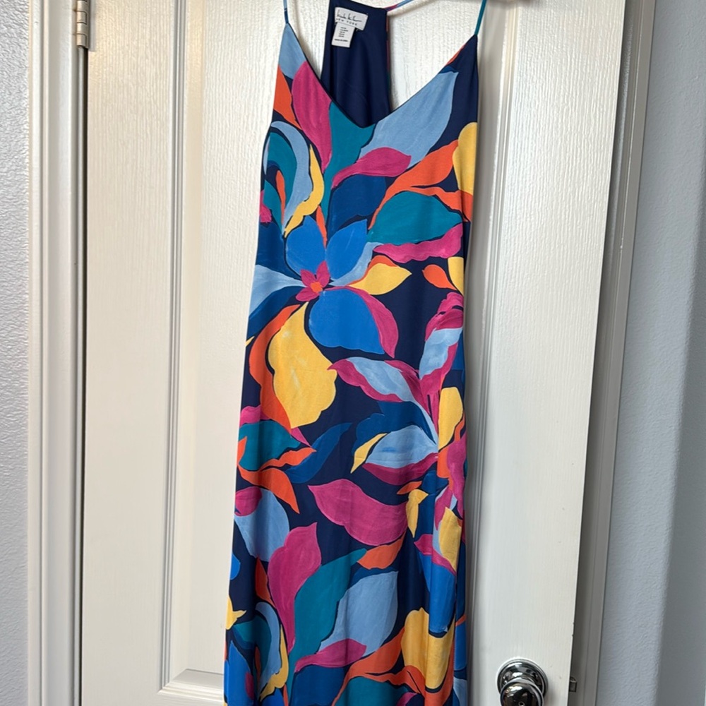 Nicole Miller Size Medium Beight floral print maxi dresss